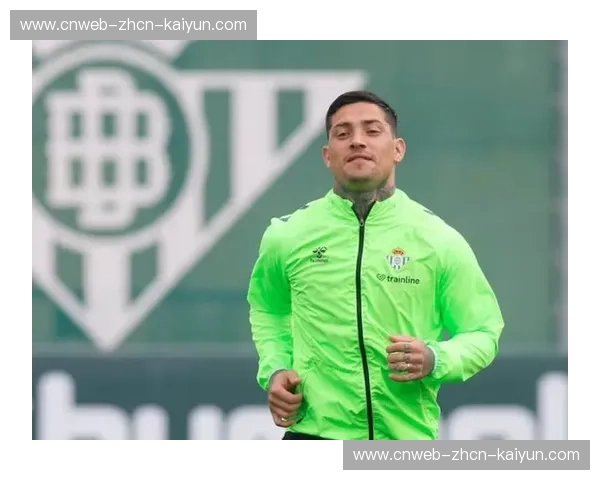 西甲冬窗转会总结：塞维利亚引援莫派应对保级危机